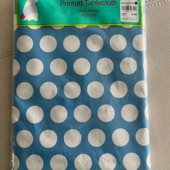 Easter Vinyl Tablecloths 60 Inch Round. 3 different patterns - Picture 2 of 3